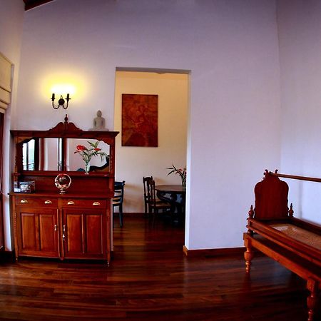 Cirute' Talwatte, Kandy Luaran gambar